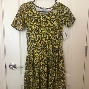XS Lularoe Amelia